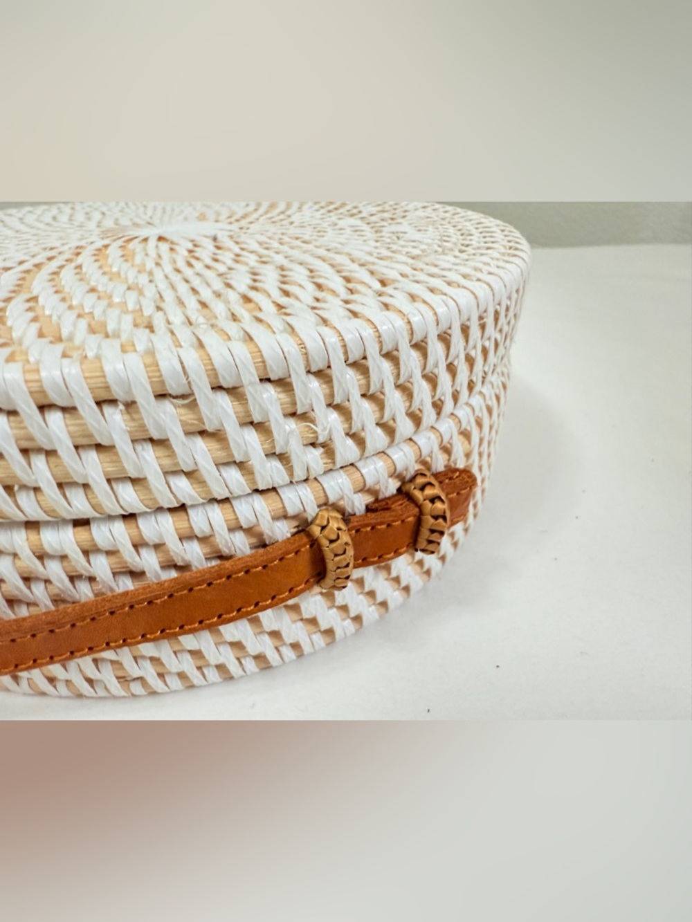 White Round Woven Rattan Crossbody Bag Genuine Leather Strap - Picture 6 of 13